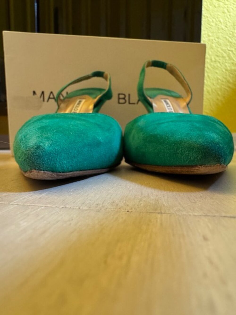 Manolo Blahnik Green Suede Pointed-Toe Slingback Heels, size 36.5 (US 6.5) - Picture 4 of 6